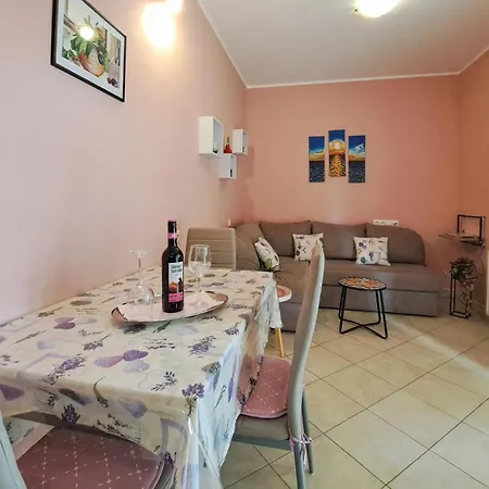 Apartment Beautiful In With Wifi Pula