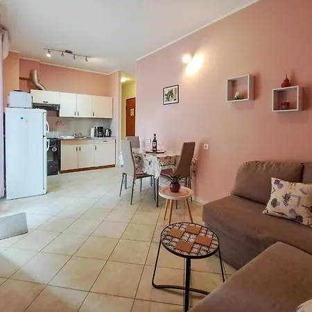 Beautiful In With Wifi Apartment Pula